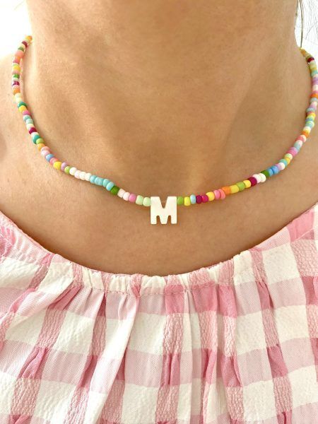 Collar rocalla con inicial nácar