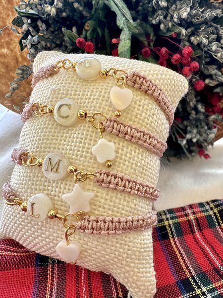 Pulsera macramé con nácar