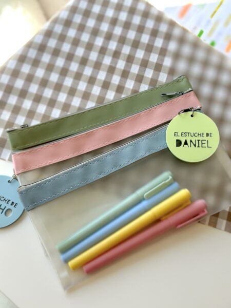 Estuche con chapita personalizada