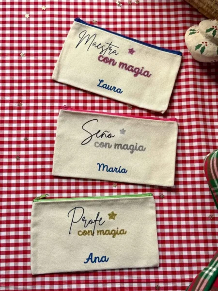Estuche personalizado - "Seño con magia"